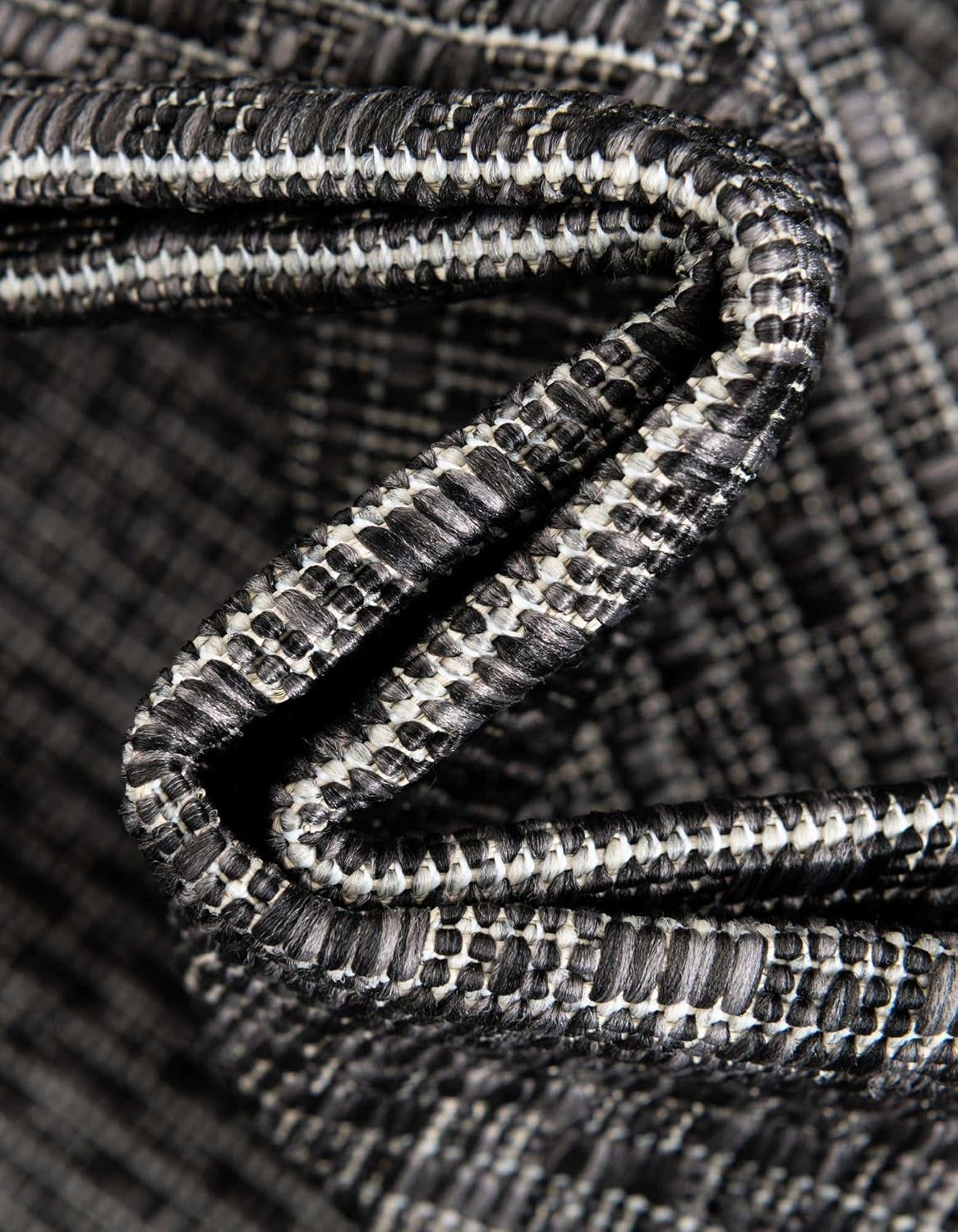 Unique Loom Outdoor Solid Collection Area Rug (3' 3" x 5' 3" Rectangle Black/Ivory)