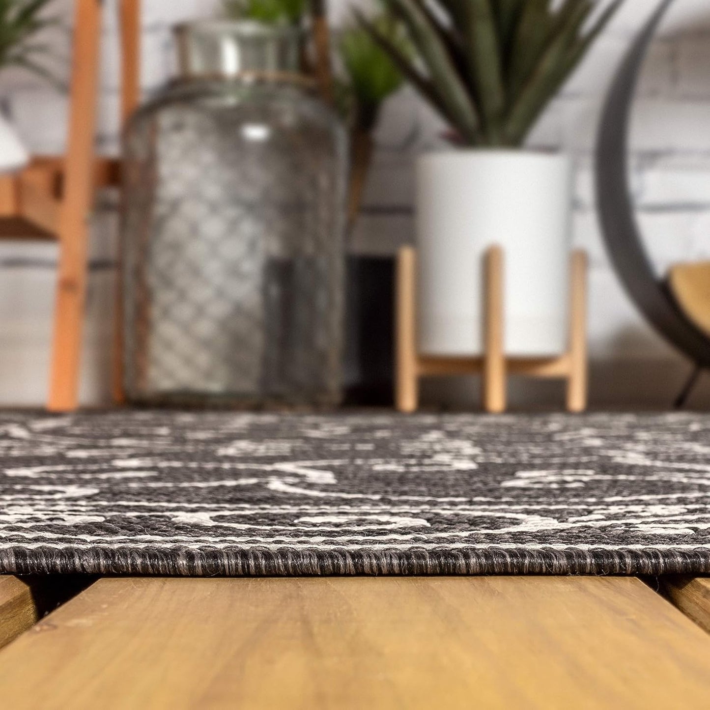 JONATHAN Y SMB106G-5TGN Charleston Vintage Filigree Textured Weave Black/Gray 5' Octagon Indoor/Outdoor Area Rug, Non-Shedding, Stain Resistant,Fade Resistant, Easy-Cleaning for Backyard Patio, Porch