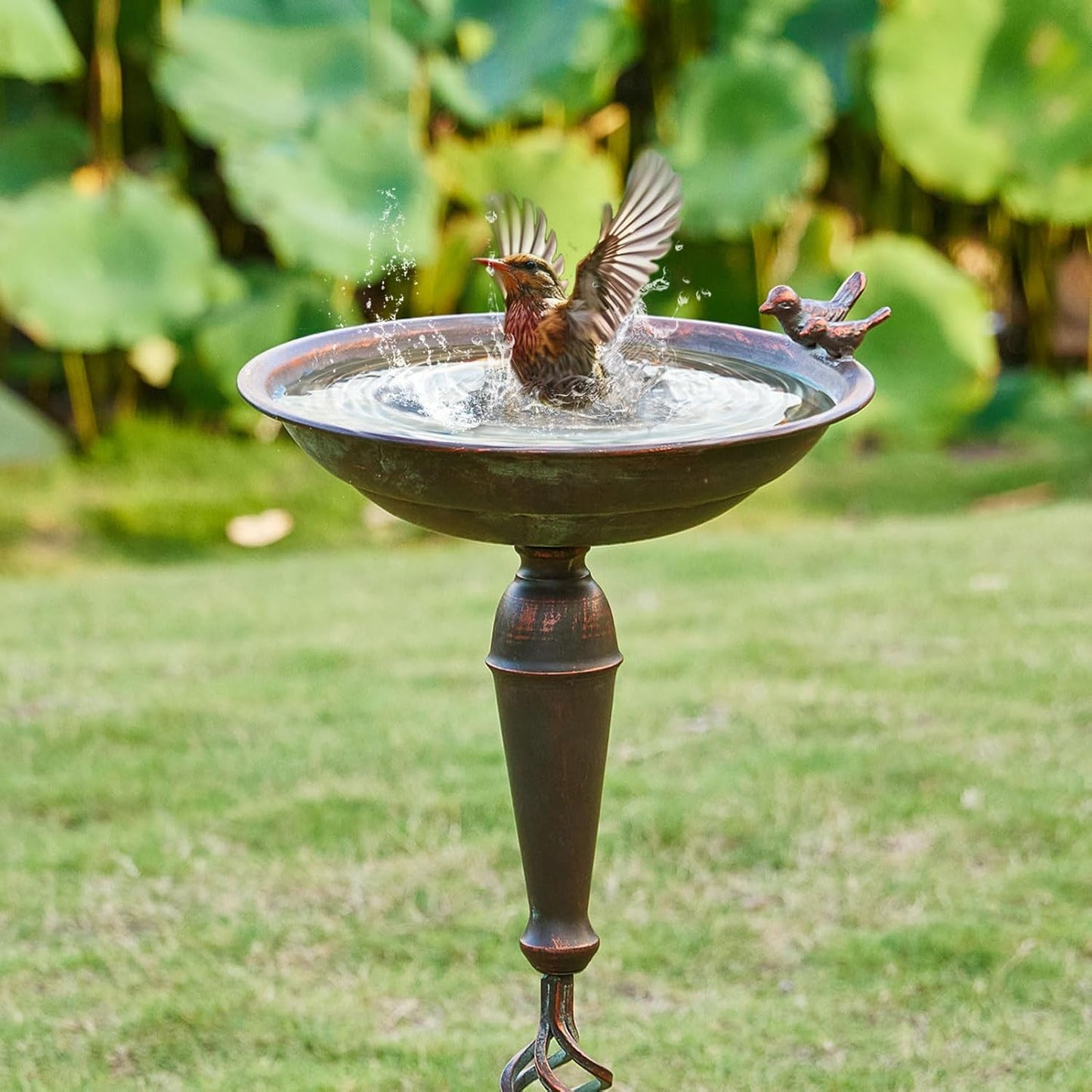 27.5’’H Cast Iron Pedestal Bird Bath，Metal Bird Bath for Outdoor，Vintage Metal Bird Bath Garden Decoration