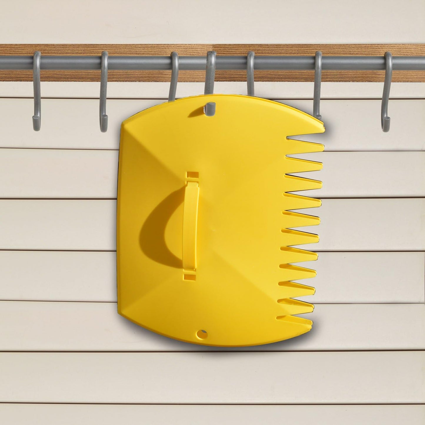 GardenHOME Leaf Scoops Hand Rakes, Large Leaf Grabbers for Yard Work and Garden Use, Clear and Collect Garden Rake, Leaf Scooper and Claws for Leaves, Lawn Debris, and Trash Cleanup, Yellow