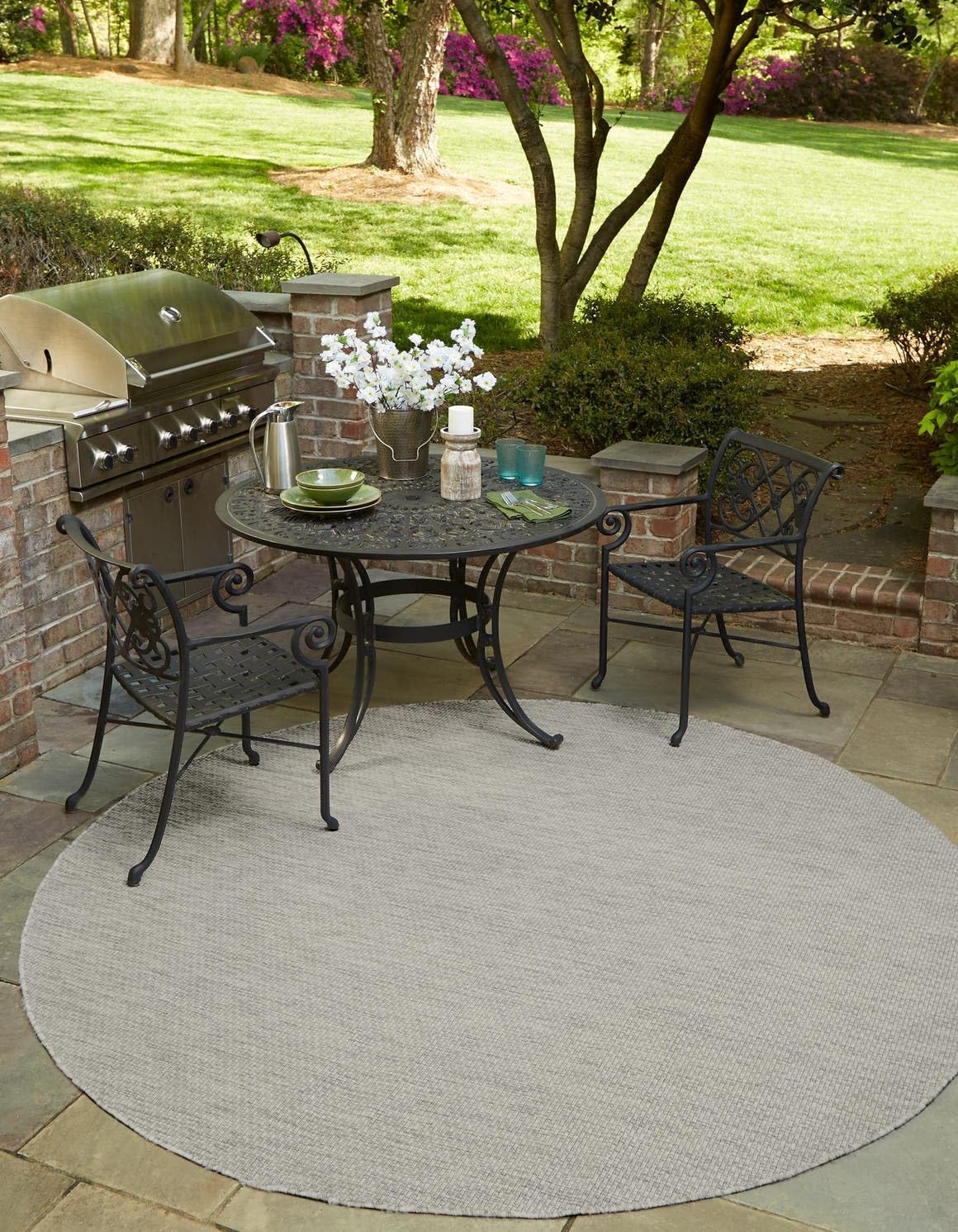 Unique Loom Outdoor Solid Collection Area Rug (6' 1" Round Light Gray/Ivory)