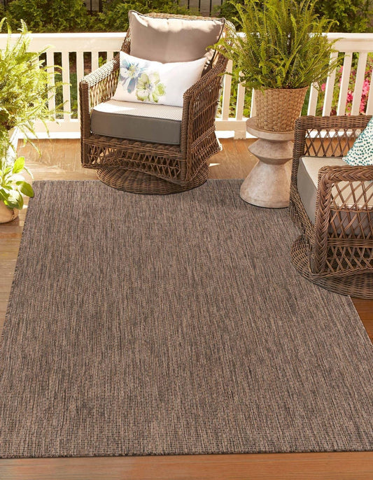 Unique Loom Outdoor Solid Collection Area Rug (7' 10" x 10' Rectangle Light Brown/Ivory)
