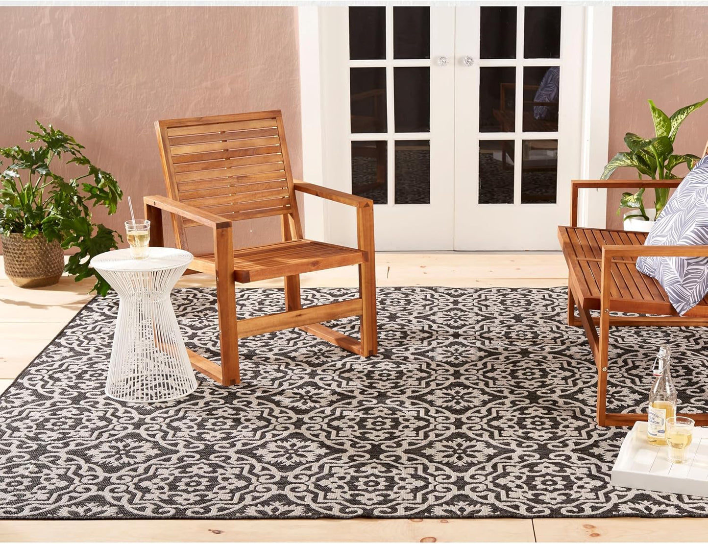 Nicole Miller New York Patio Country Julia Transitional Geometric Indoor/Outdoor Area Rug, Black/Grey, 5'2"x7'2"