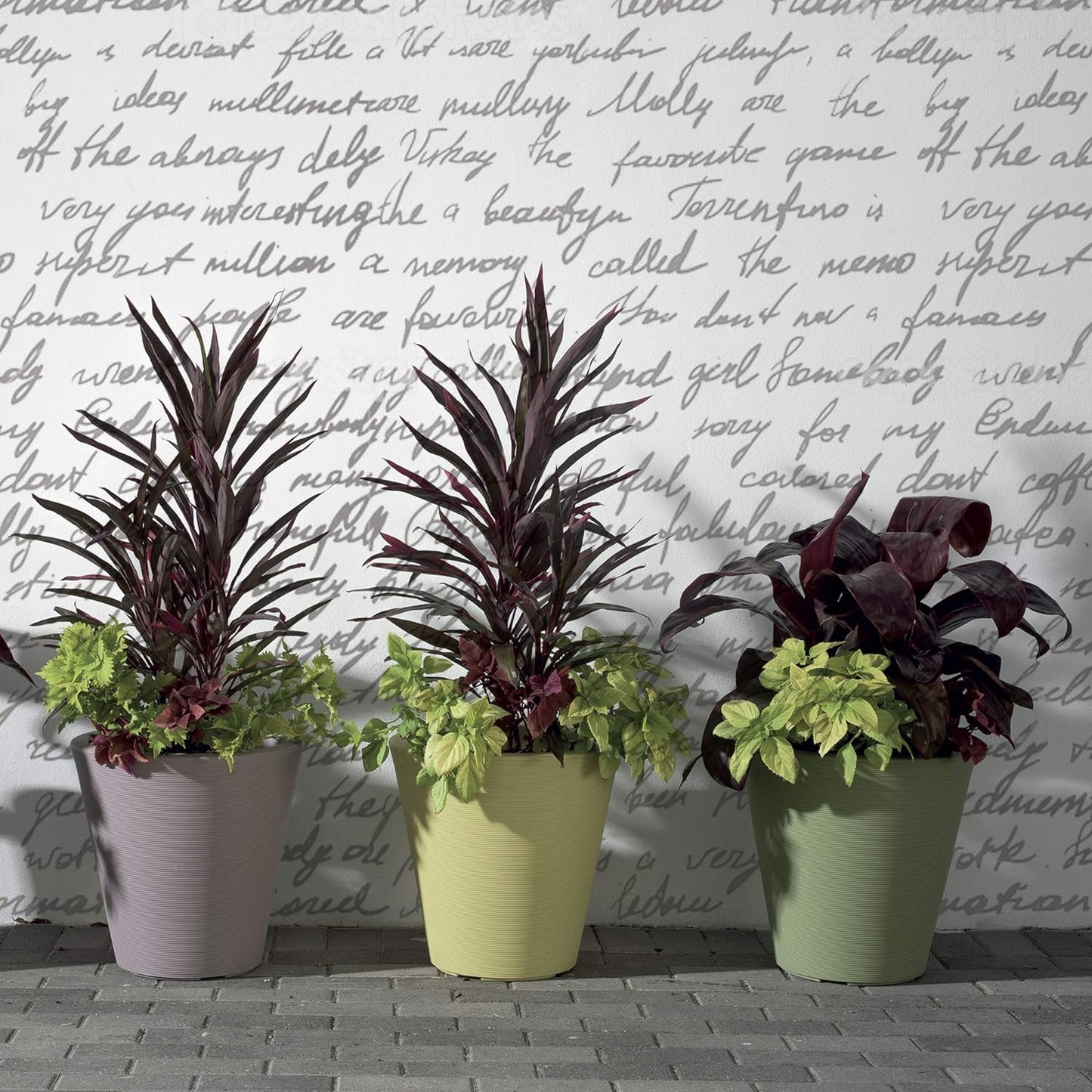 Crescent Garden Madison Planter– Weather-Resistant, Double Walled Indoor/Outdoor Plant Pot with Drain Hole – Large Plastic Plant Pot, 26-Inch (Bark)